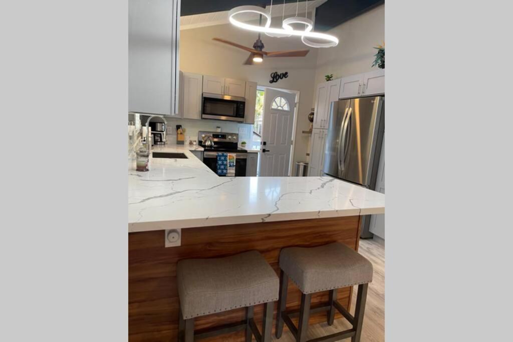 Spacious 2 Bedroom Beach House With King Suite Waianae Exterior foto