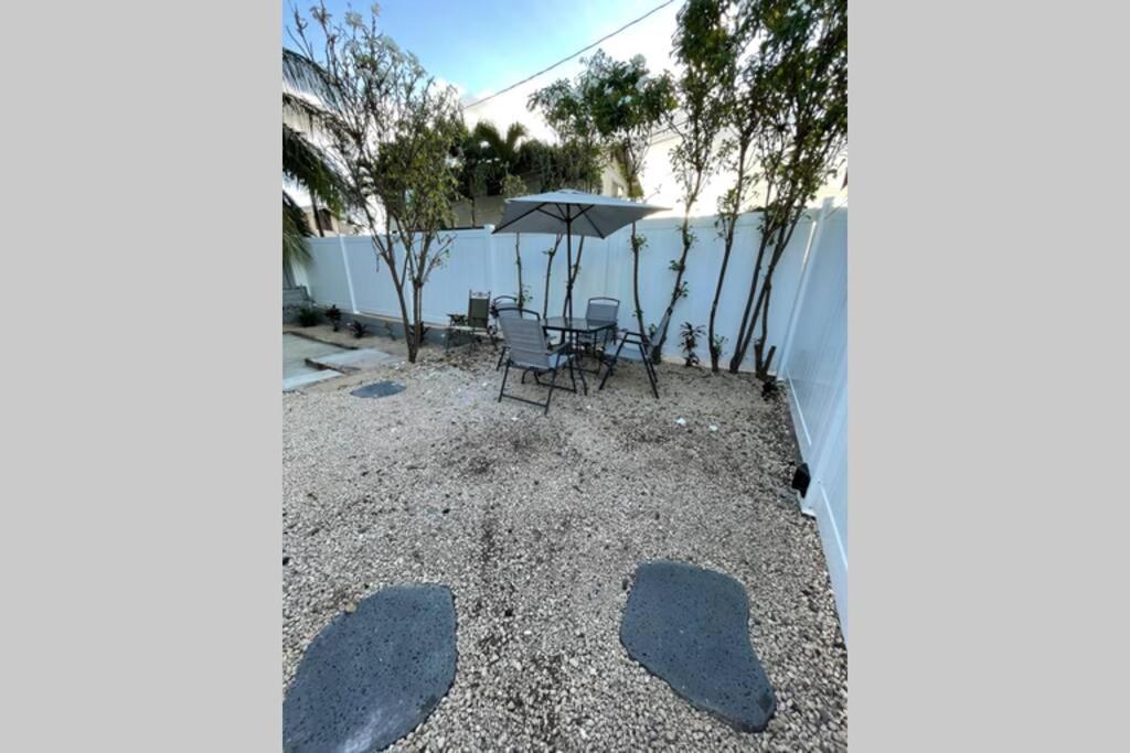Spacious 2 Bedroom Beach House With King Suite Waianae Exterior foto